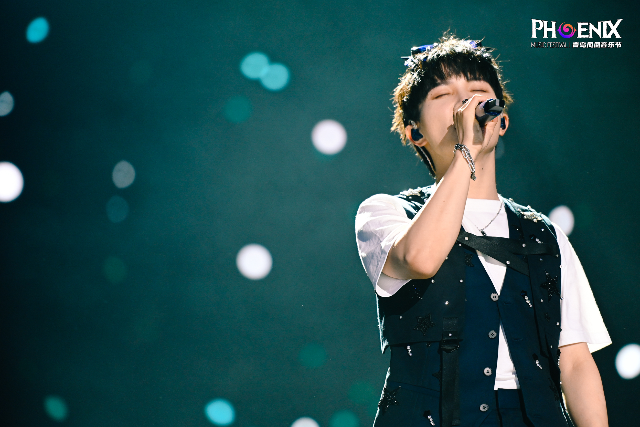 20230622青島鳳凰音樂節(jié)鳳凰舞臺(tái)周深 (6).jpg